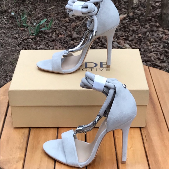 The Mode Collective☀️The Mink Sandal in gray - Picture 4 of 14